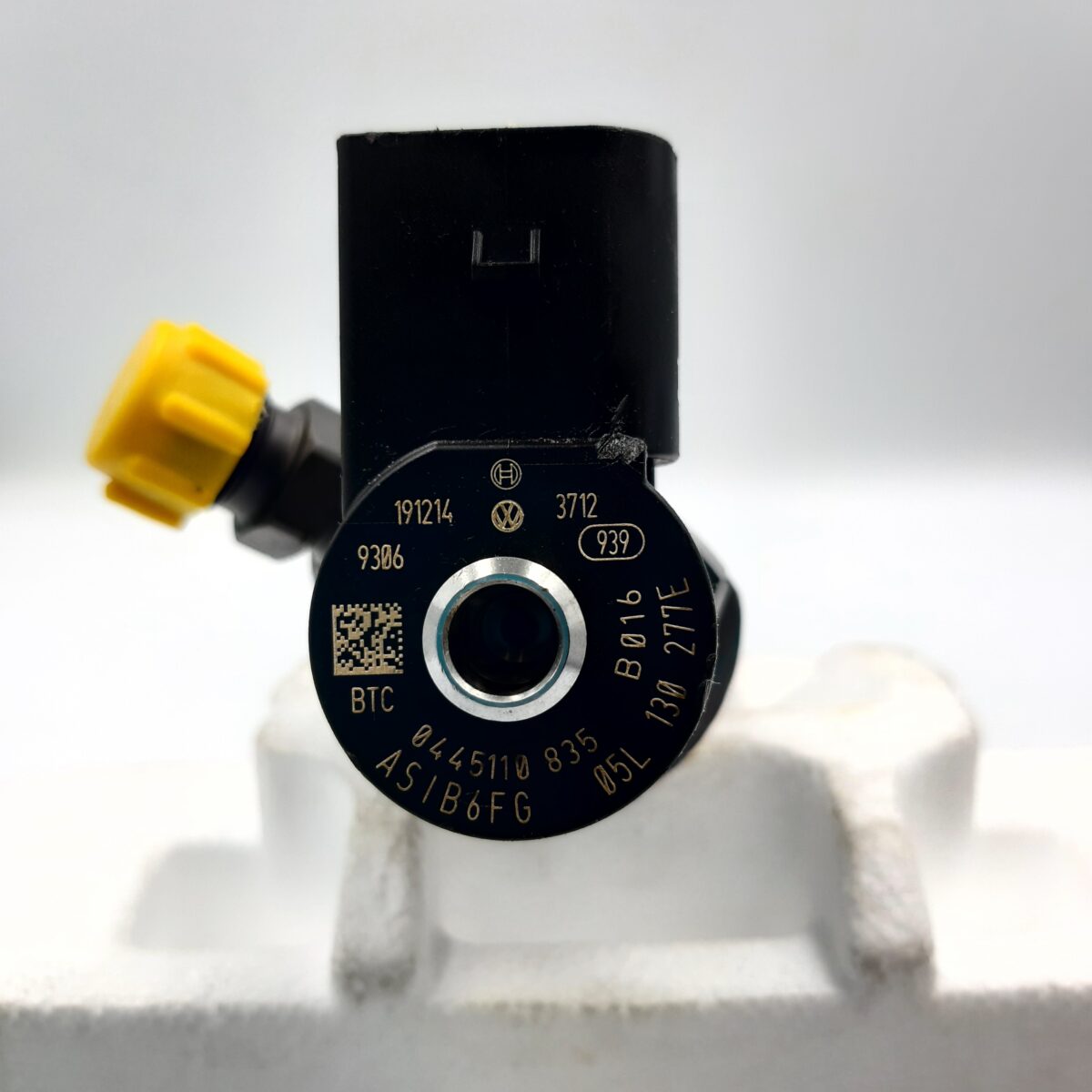 Remanufactured injector 0445110835, 0445110834, 05L130277E AUDI SKODA