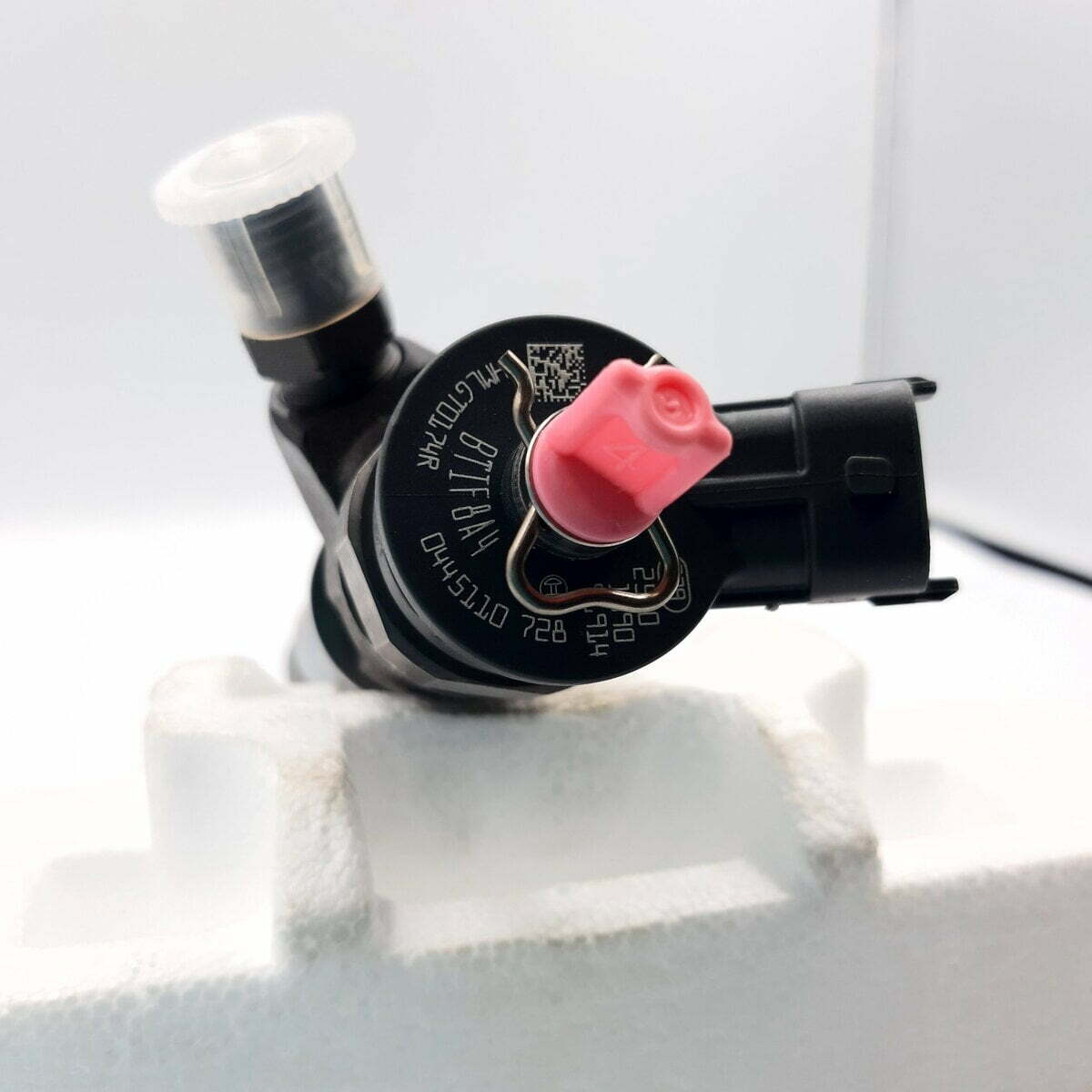 Remanufactured injector 0445110728, 166003355R RENAULT